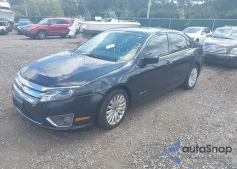2011 Ford Fusion Hybrid z USA, uszkodzony, nr VIN 3FADP0L37BR307841